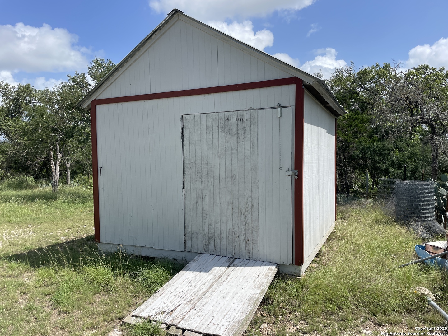 main property photo 30