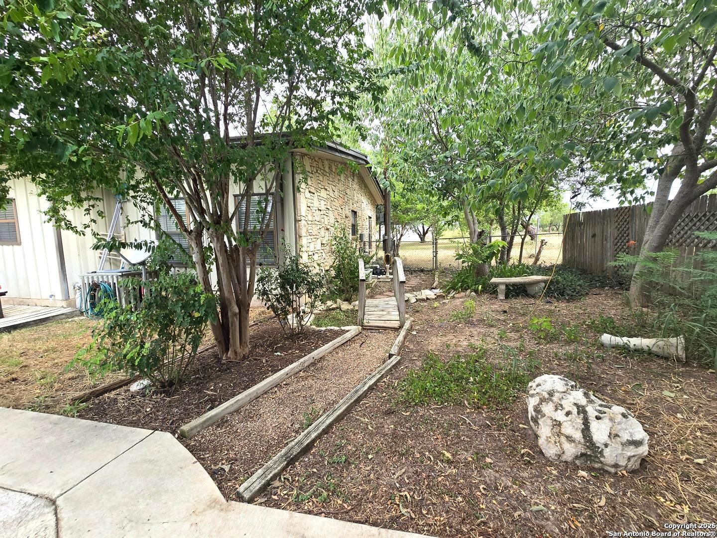 main property photo 24