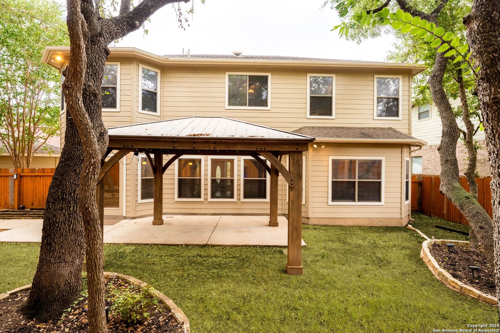 main property photo 25
