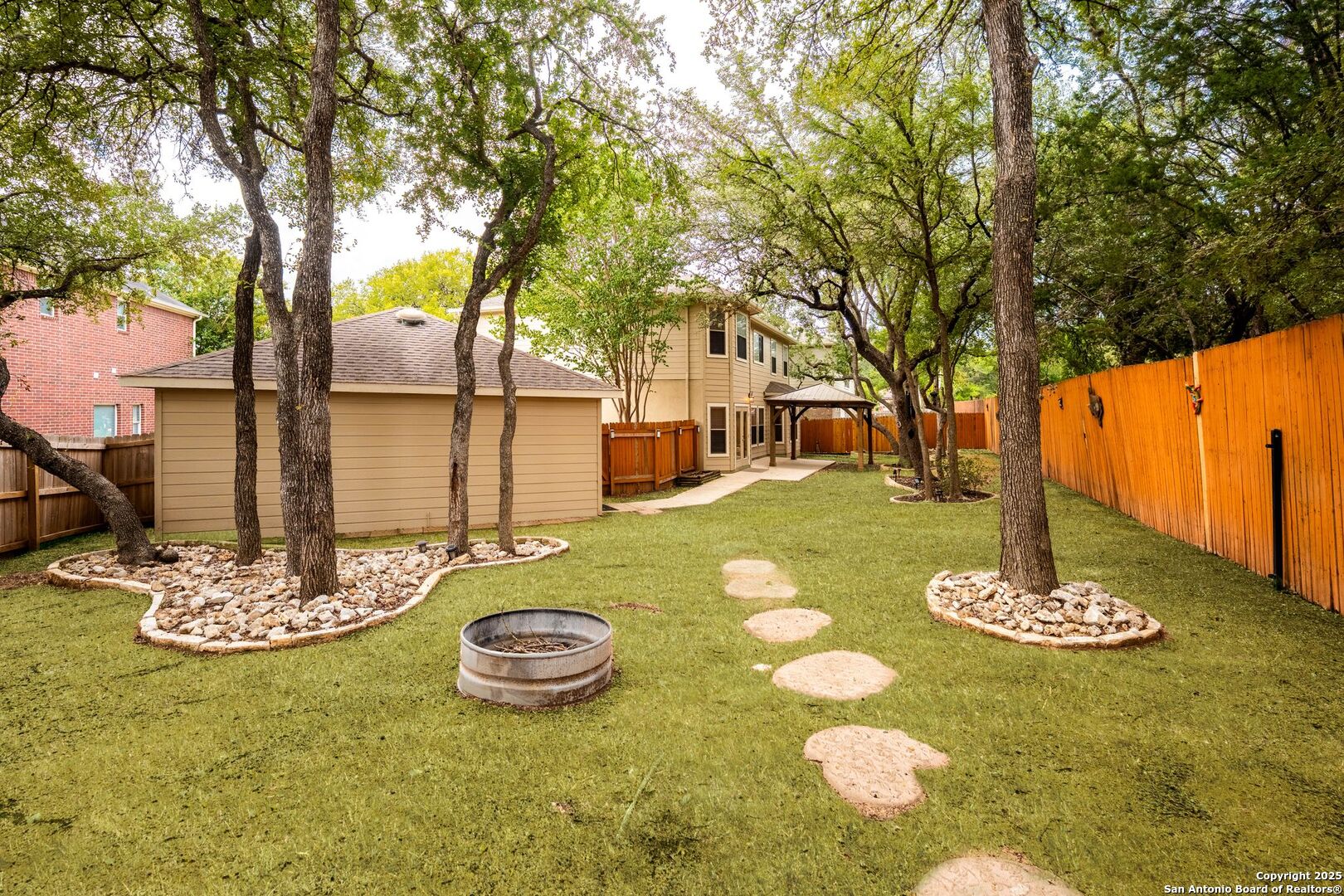 main property photo 27
