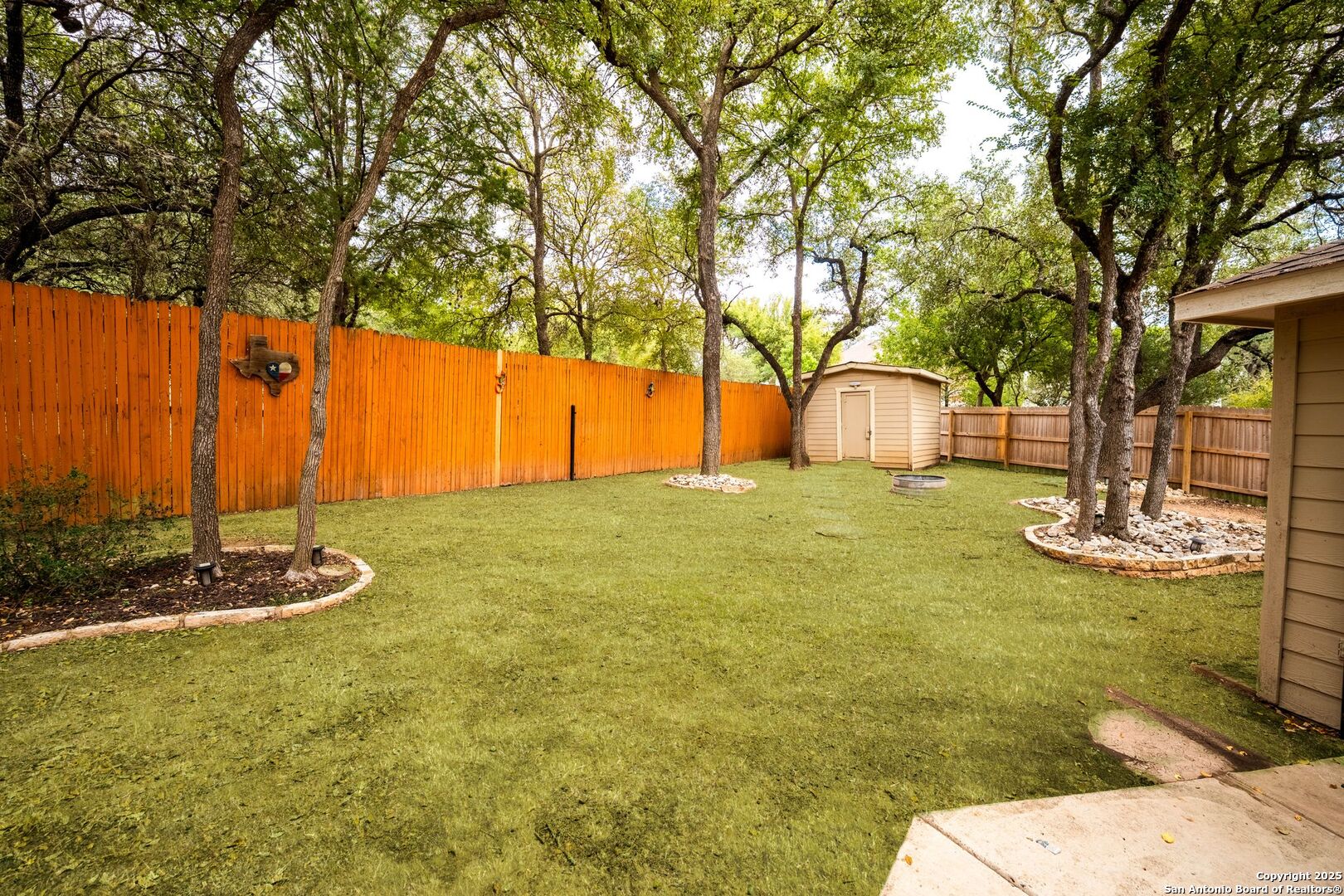 main property photo 28