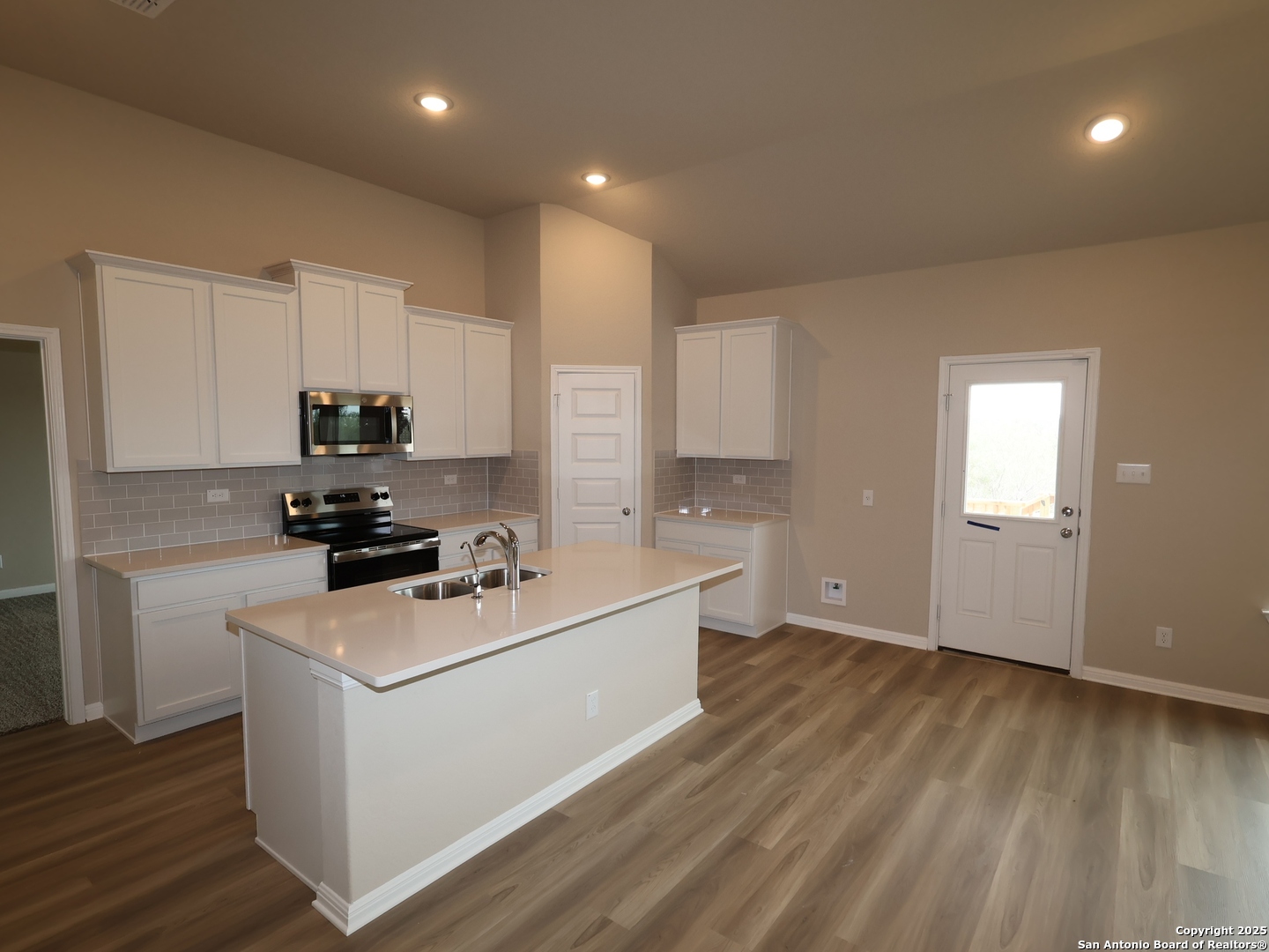 property viewer photo 1