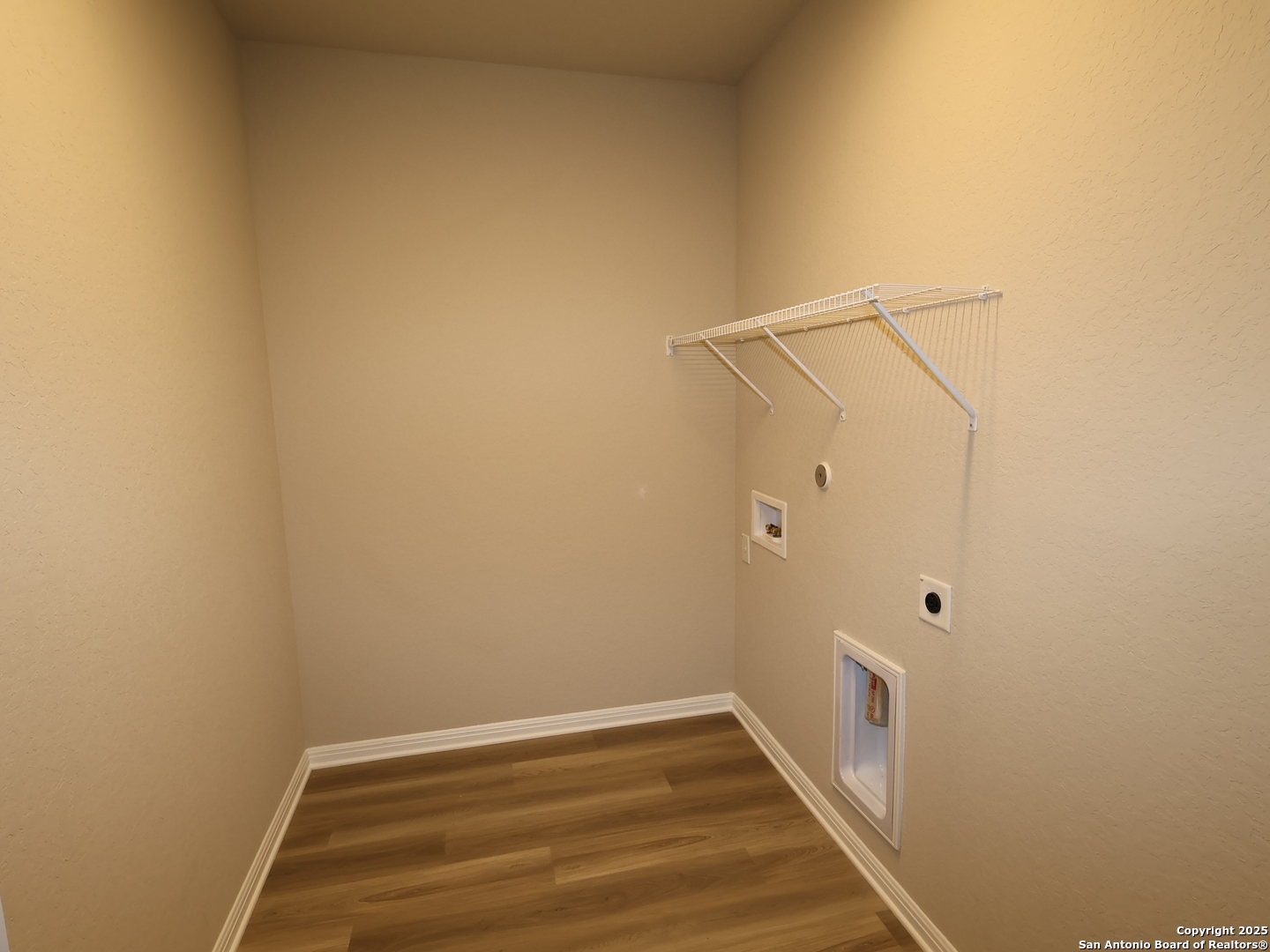 property viewer photo 16