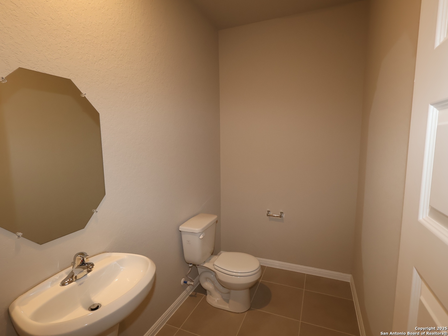 property viewer photo 17