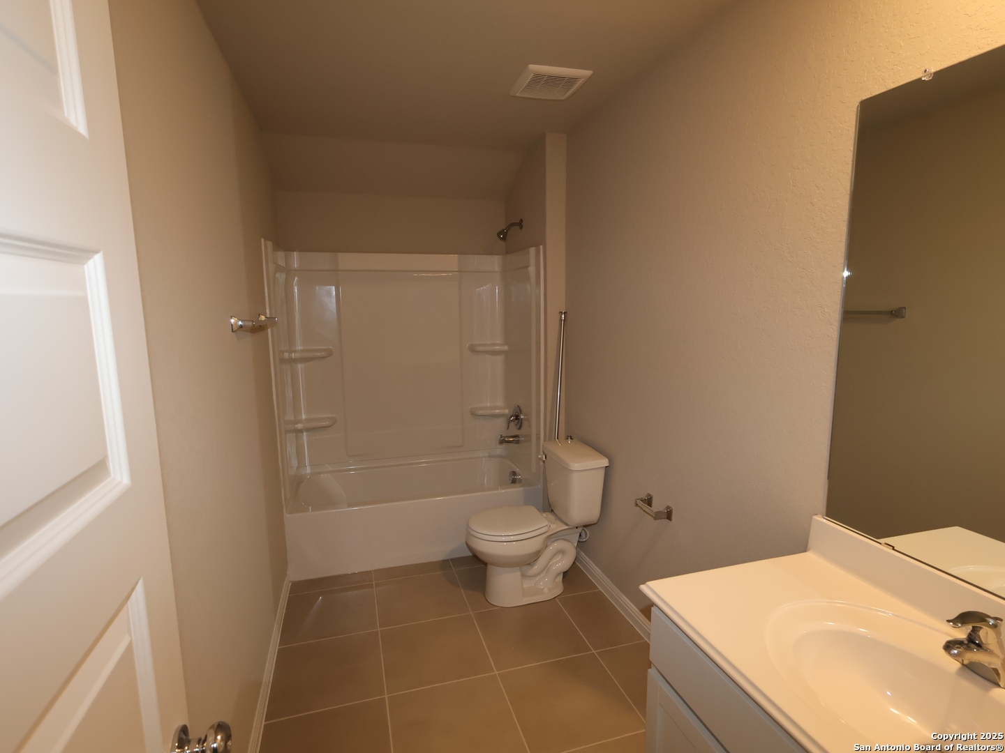 property viewer photo 18