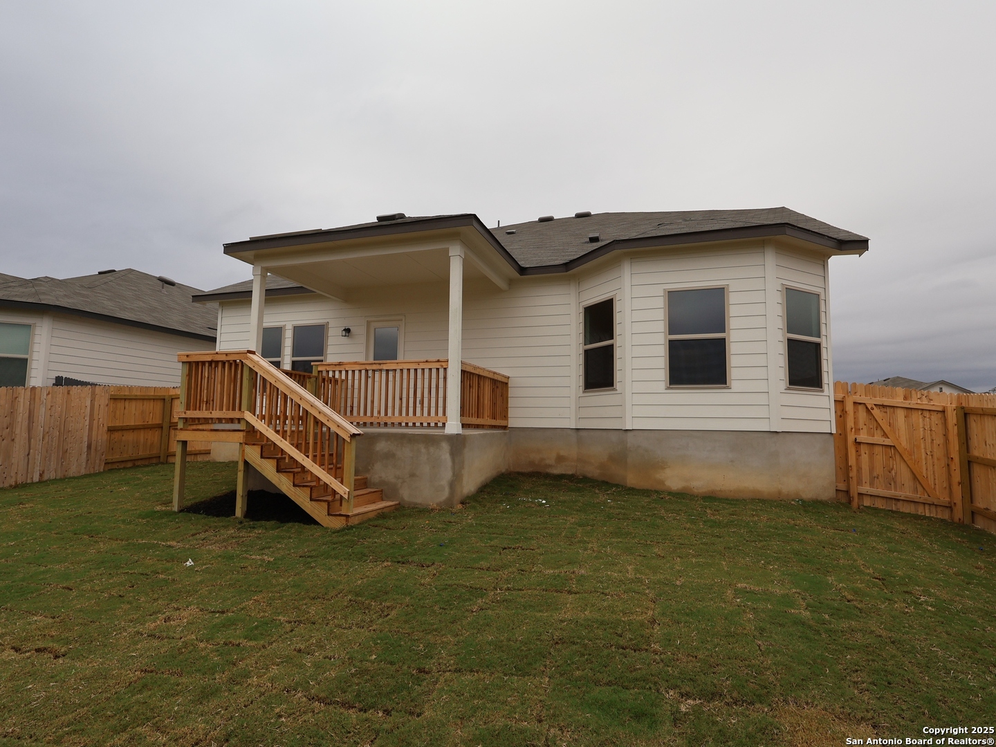 property viewer photo 23