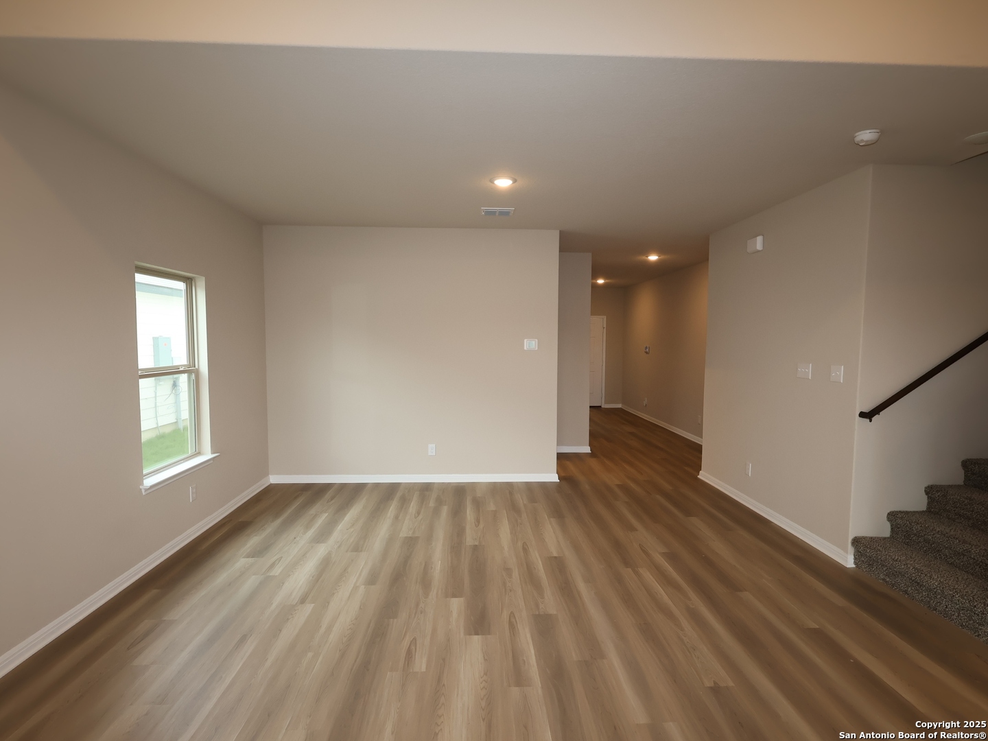 property viewer photo 7
