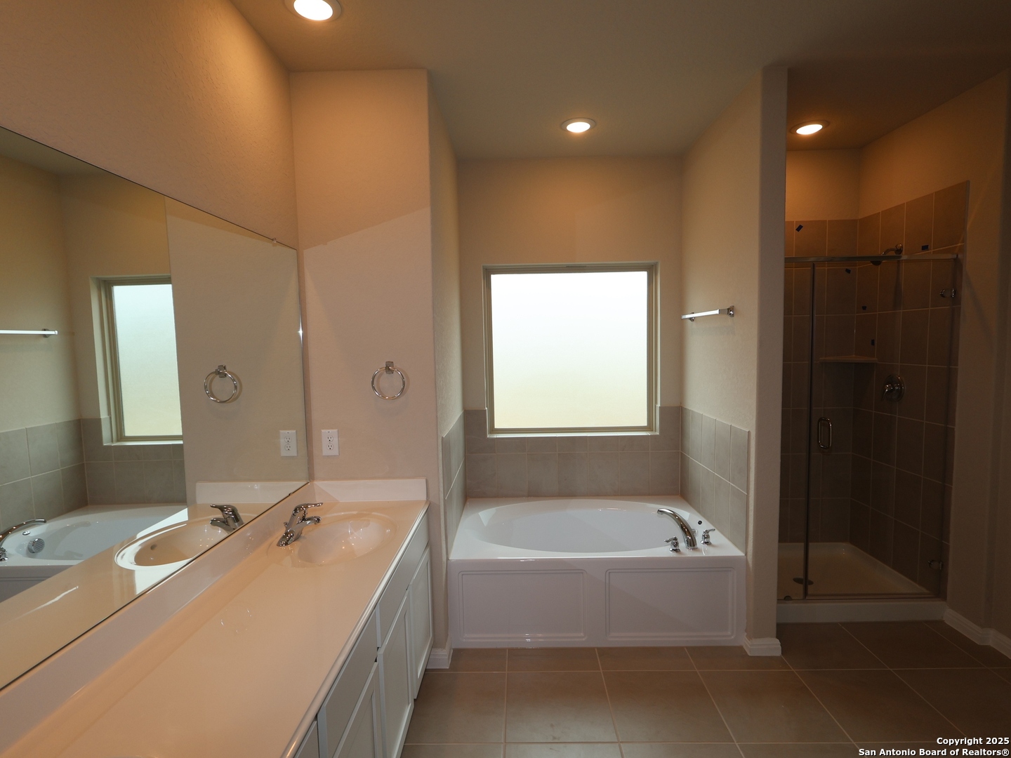 property viewer photo 9
