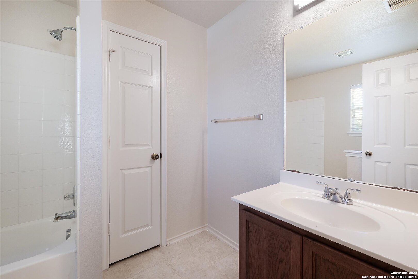 property viewer photo 12