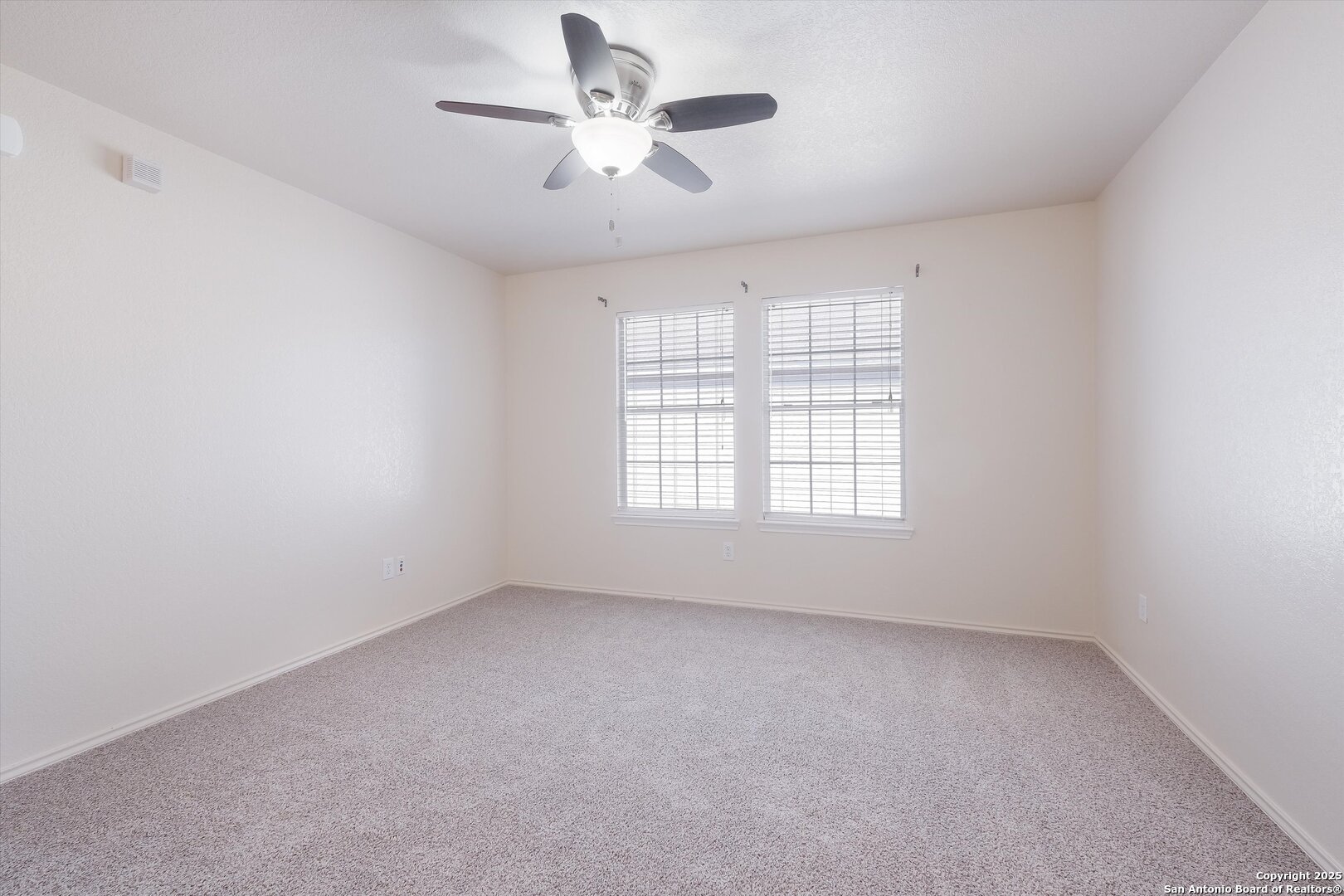 property viewer photo 13