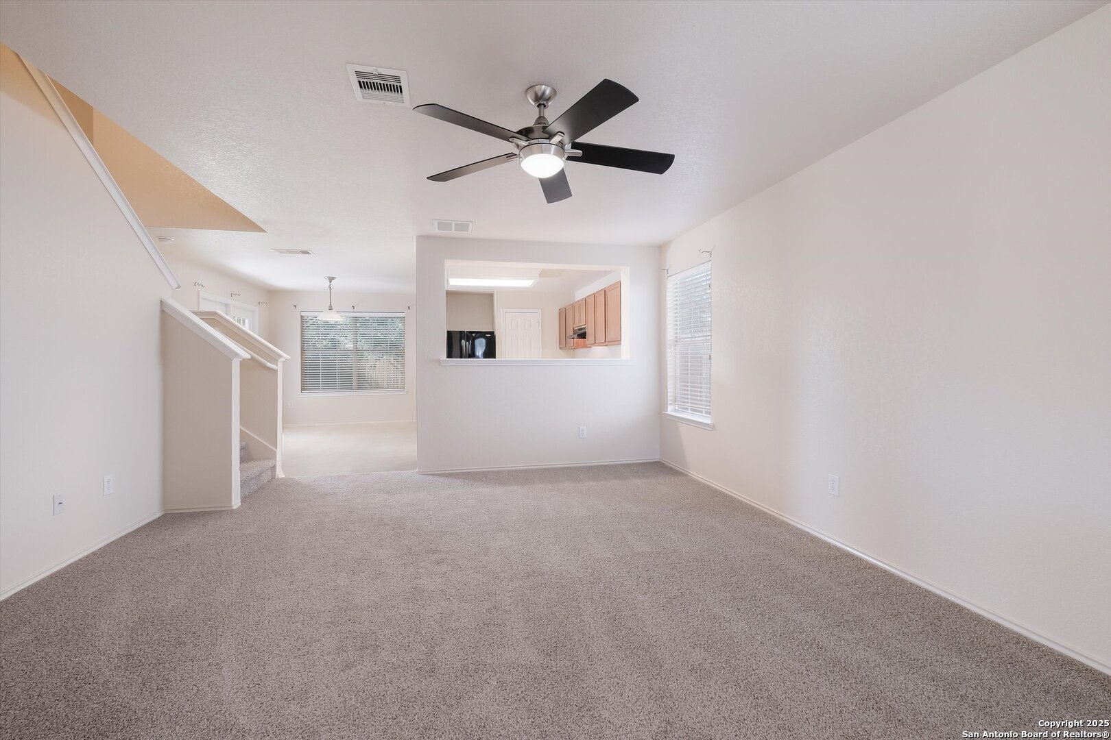 property viewer photo 3