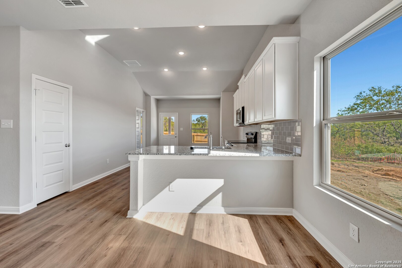 property viewer photo 1