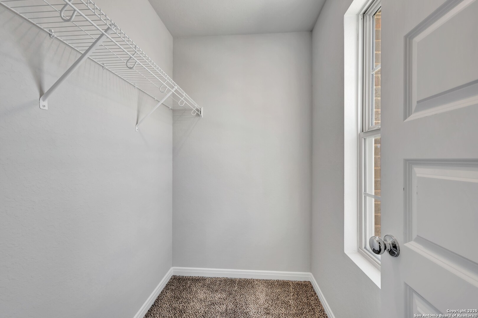 property viewer photo 18
