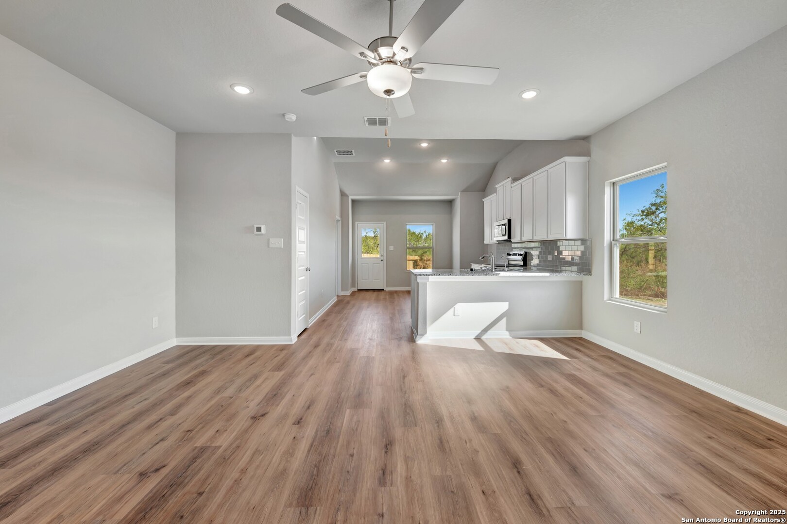 property viewer photo 2
