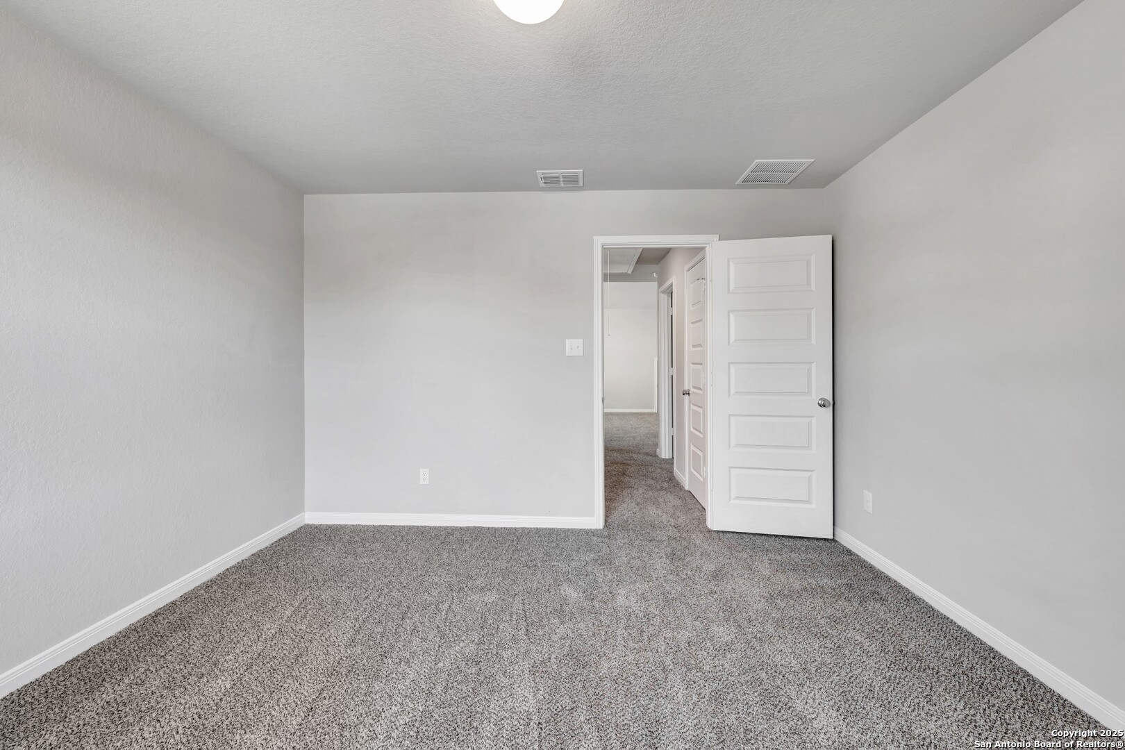property viewer photo 32
