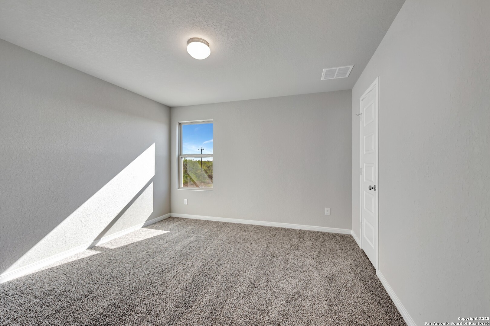 property viewer photo 33