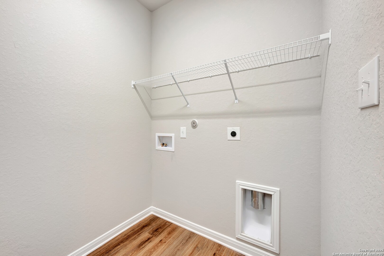 property viewer photo 34
