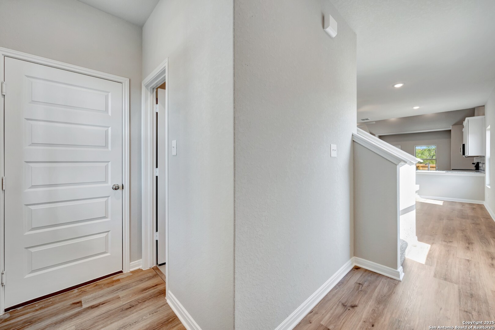 property viewer photo 37