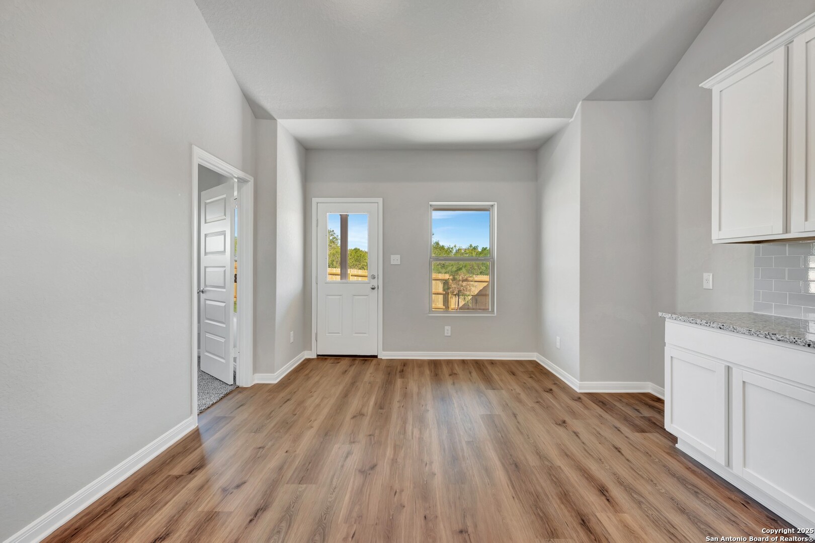 property viewer photo 4