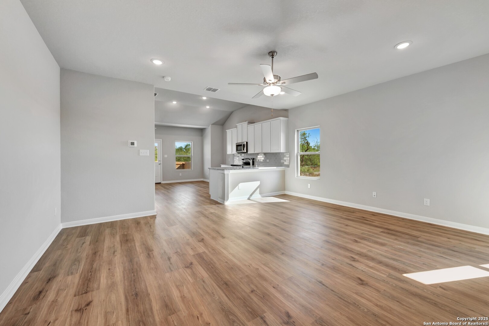 property viewer photo 5