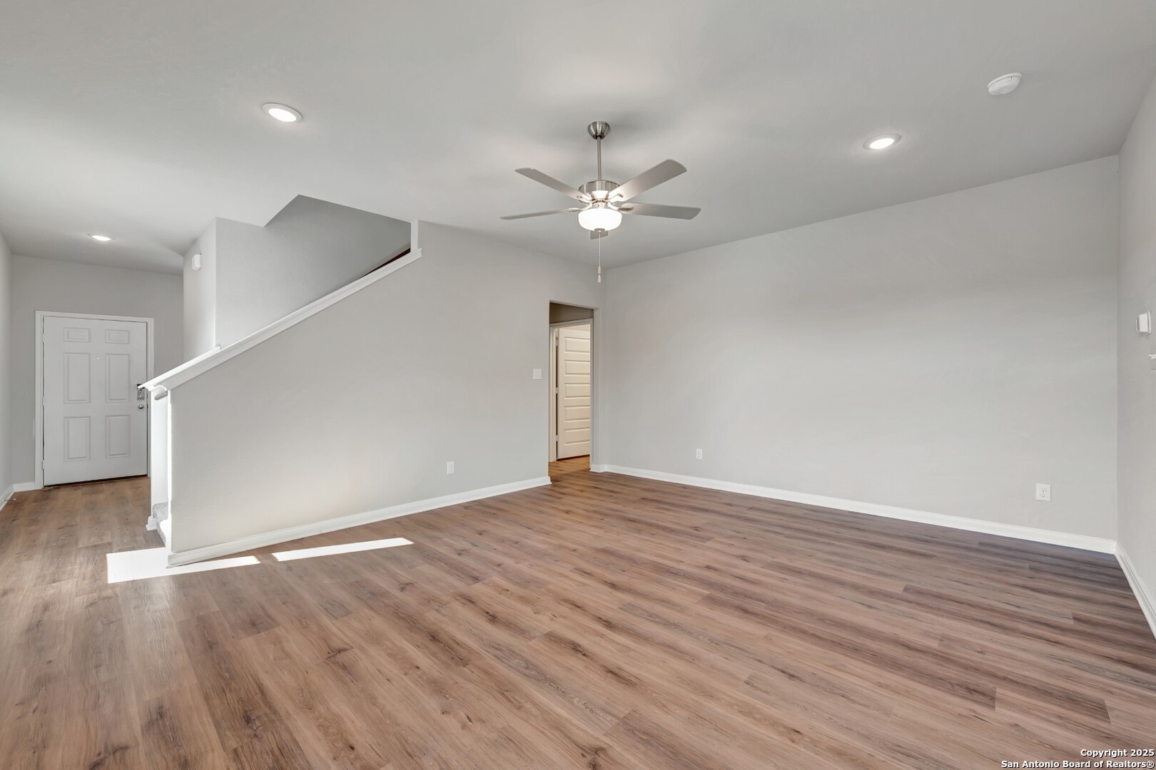 property viewer photo 8