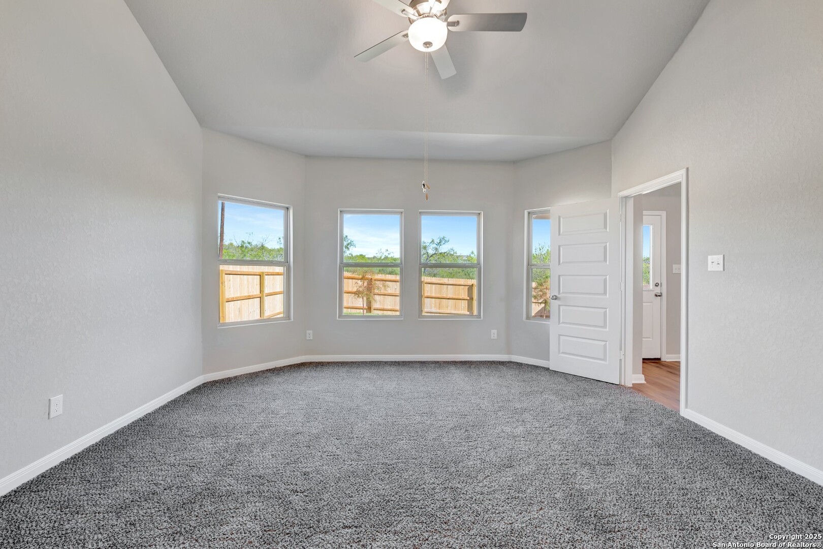 property viewer photo 9