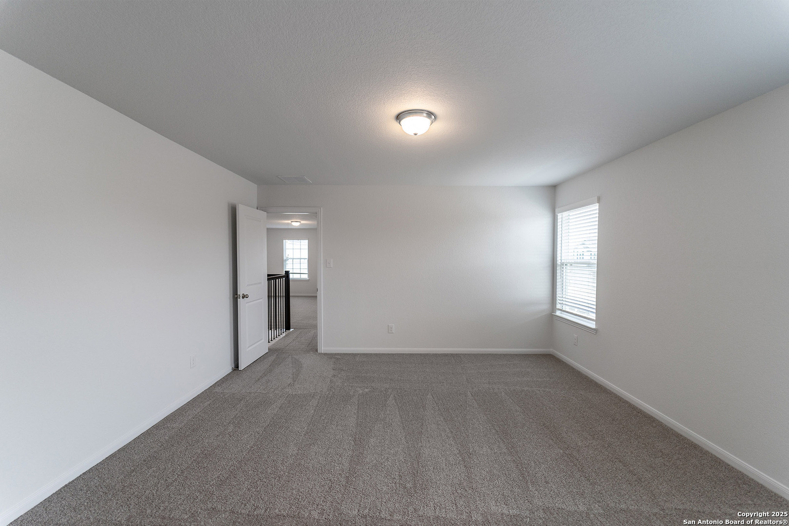 property viewer photo 12