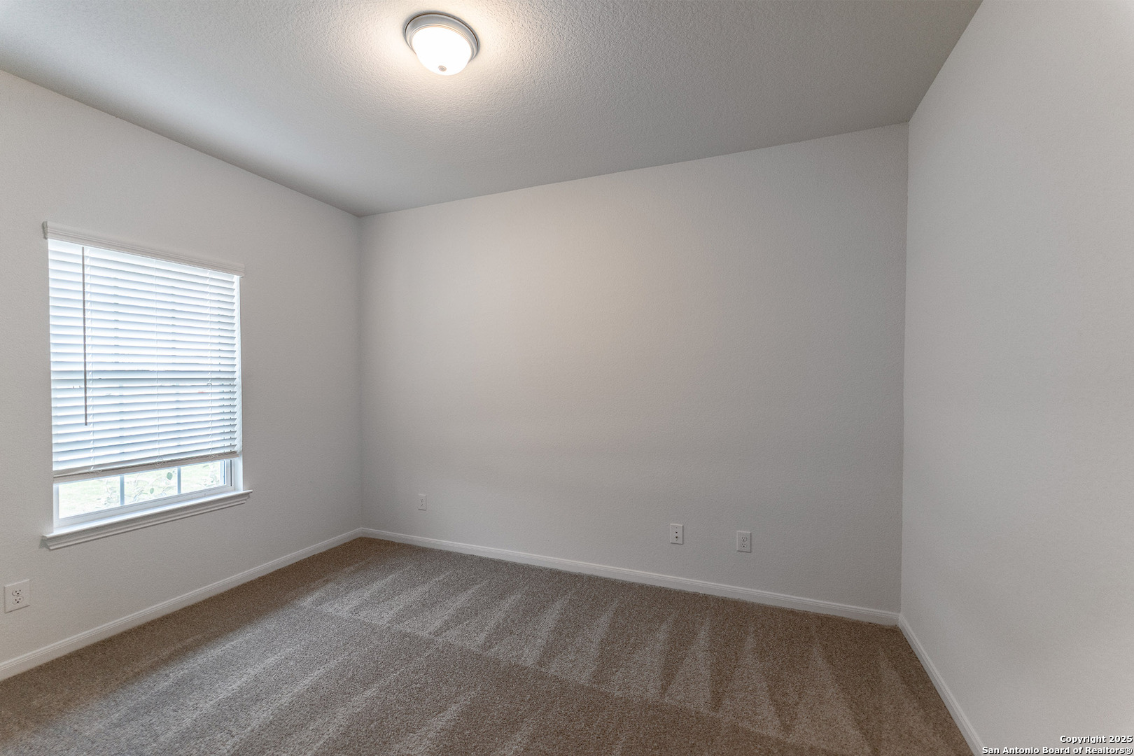property viewer photo 13