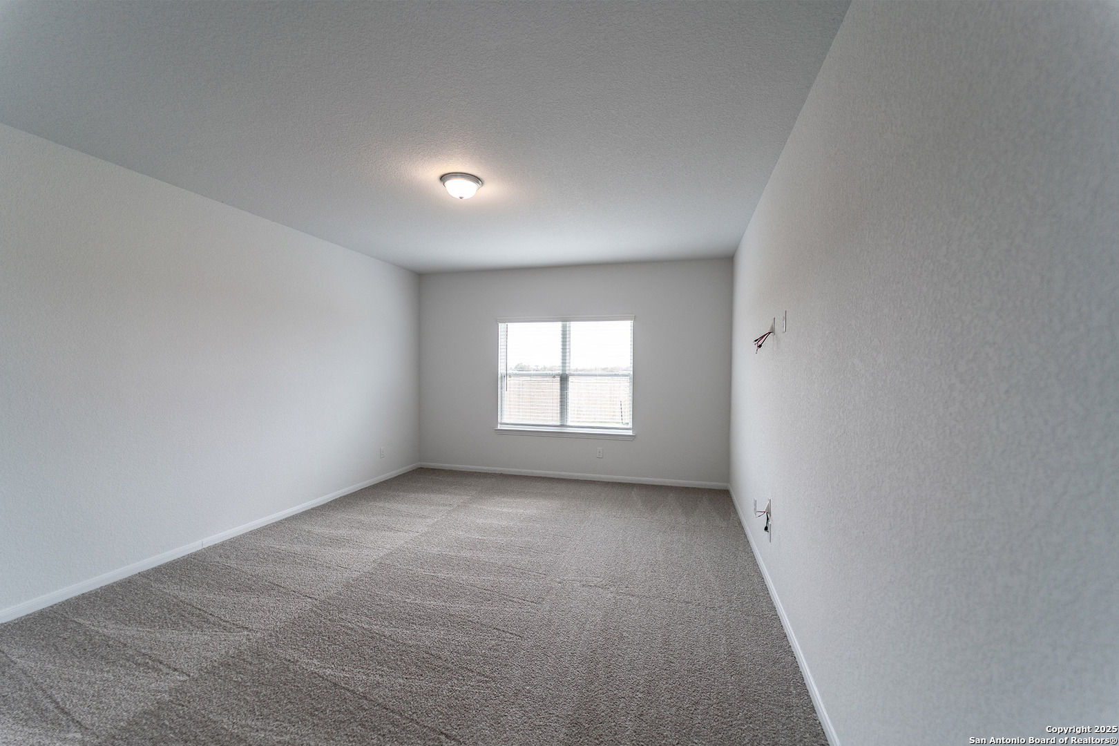 property viewer photo 18
