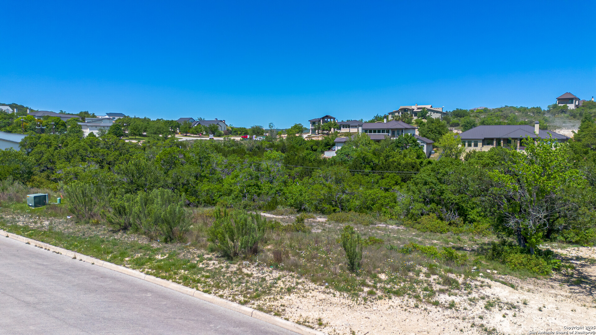 main property photo 12