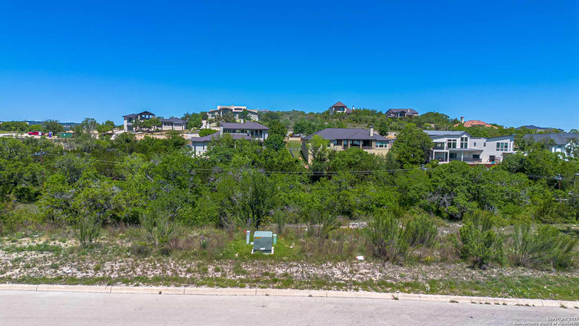 main property photo 13