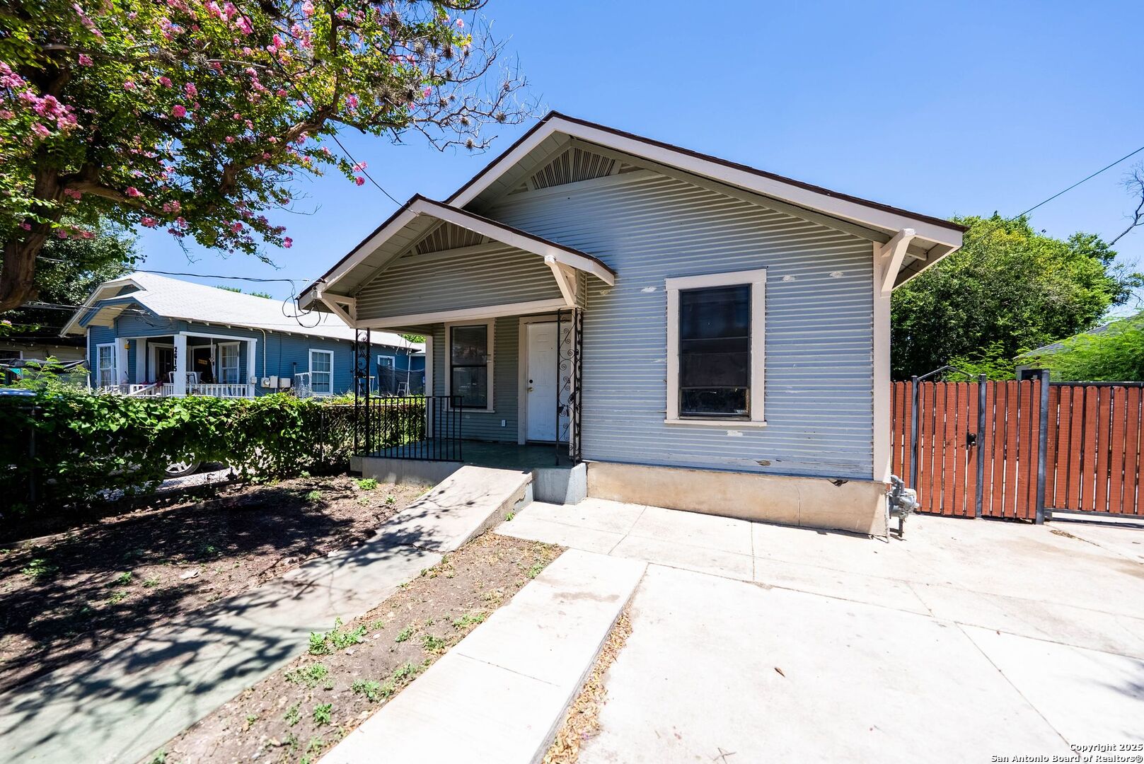 main property photo 2