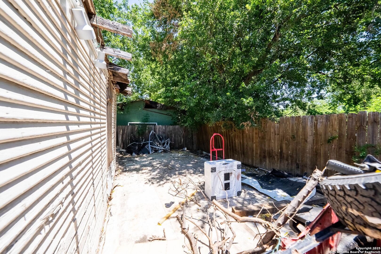 main property photo 26