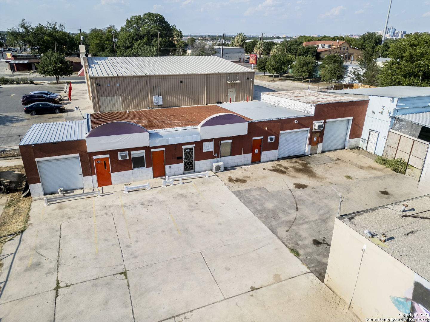 main property photo 16