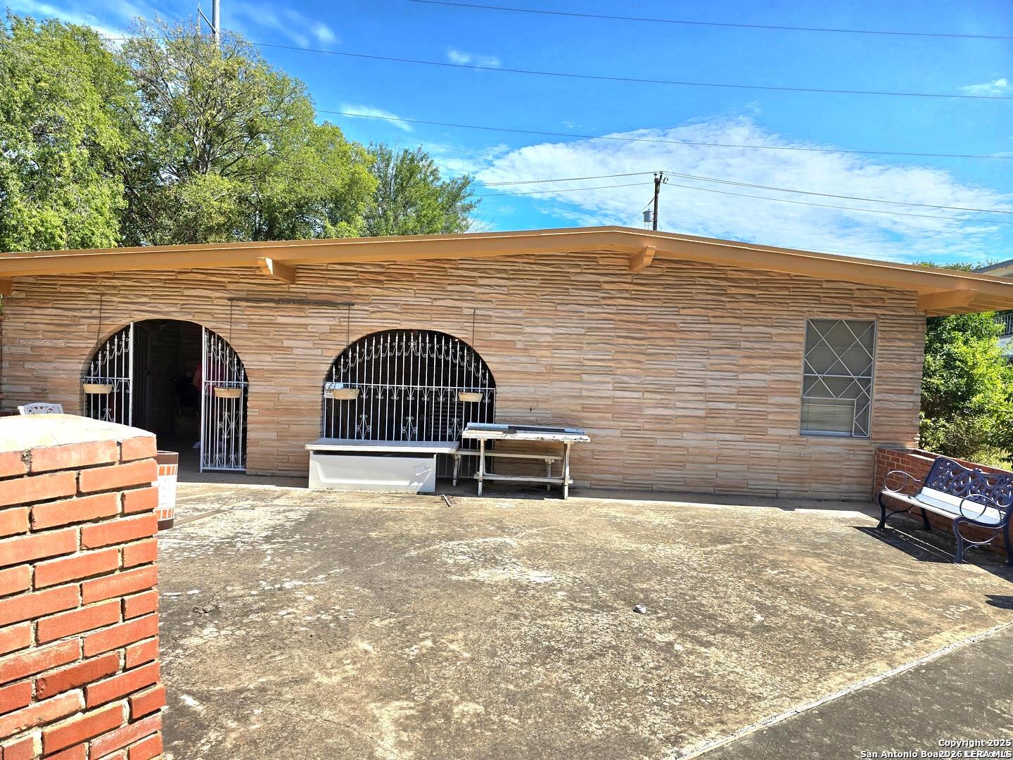 main property photo 17