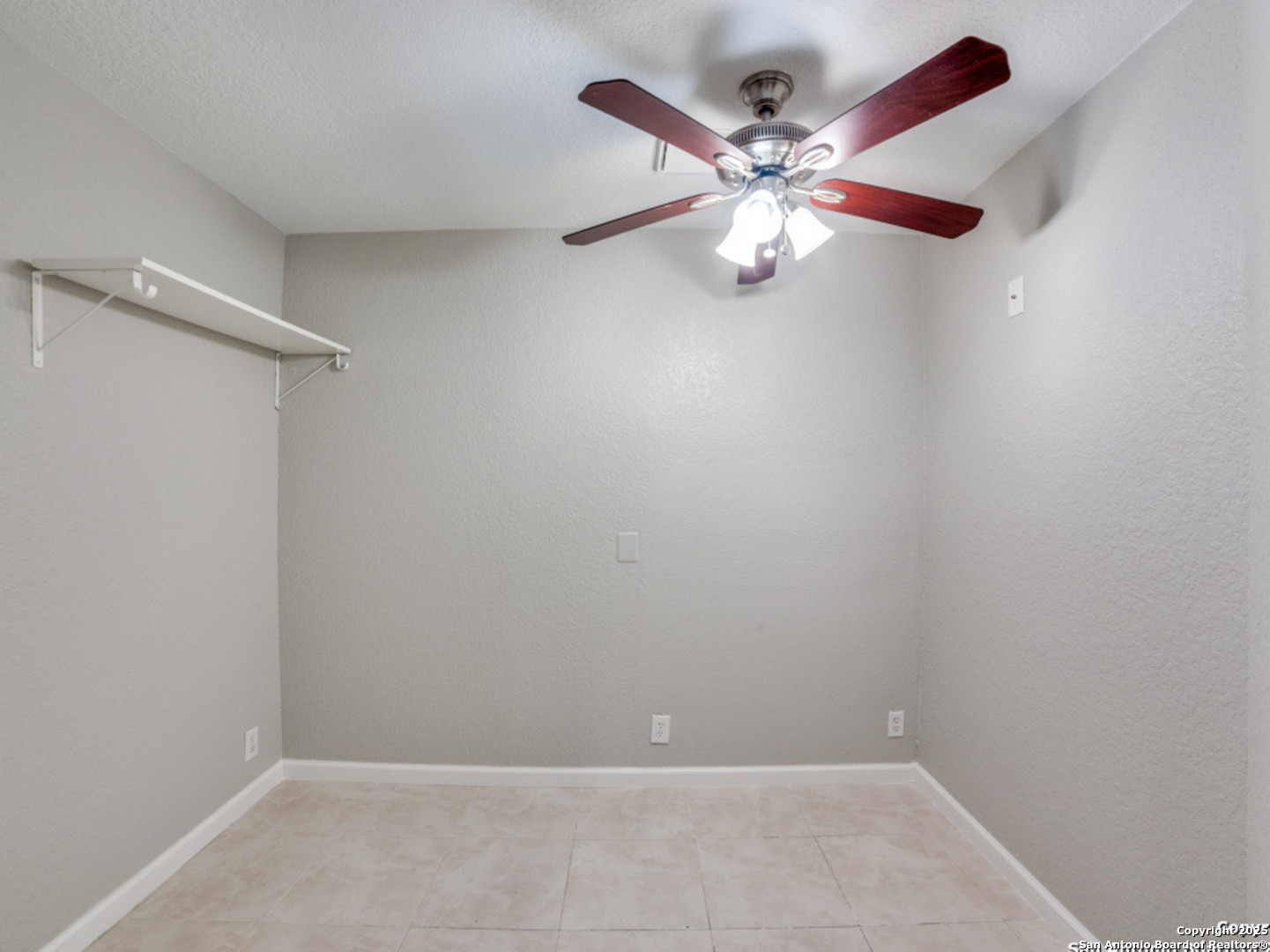 property viewer photo 11