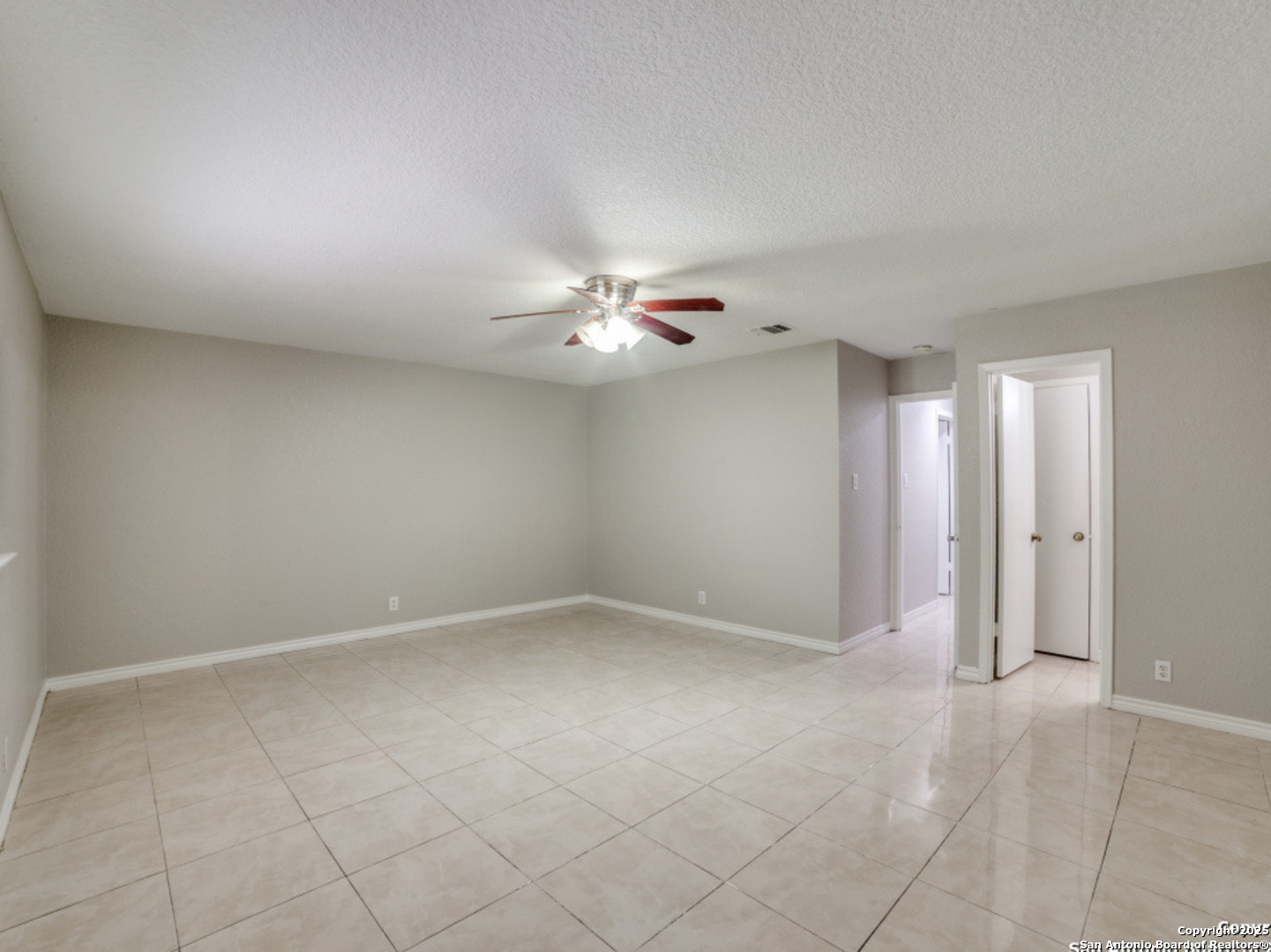 property viewer photo 14