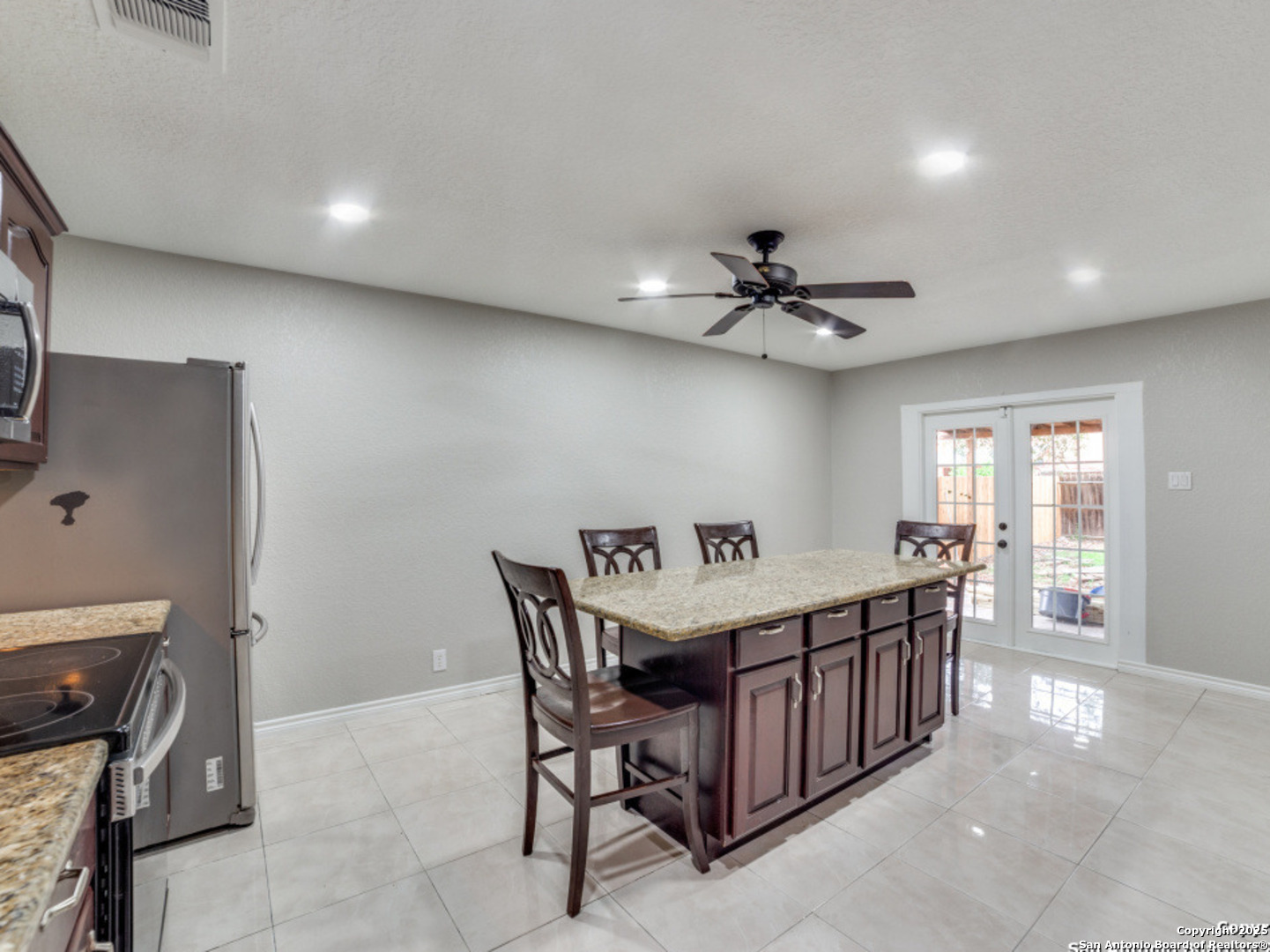 property viewer photo 6