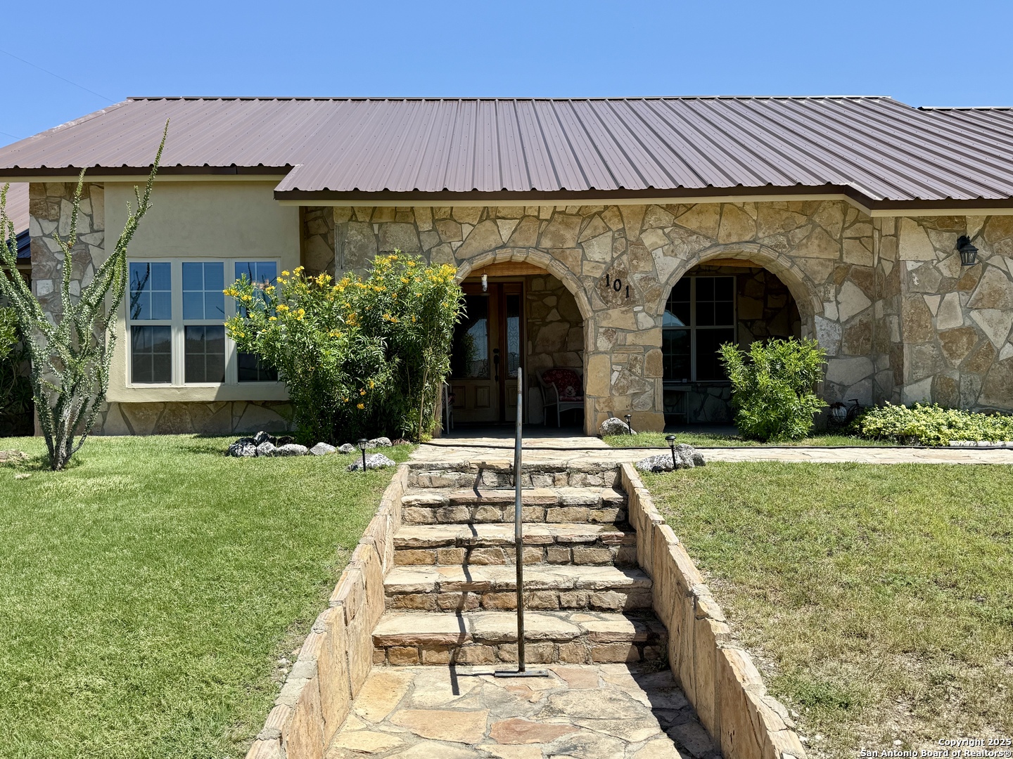 main property photo 1