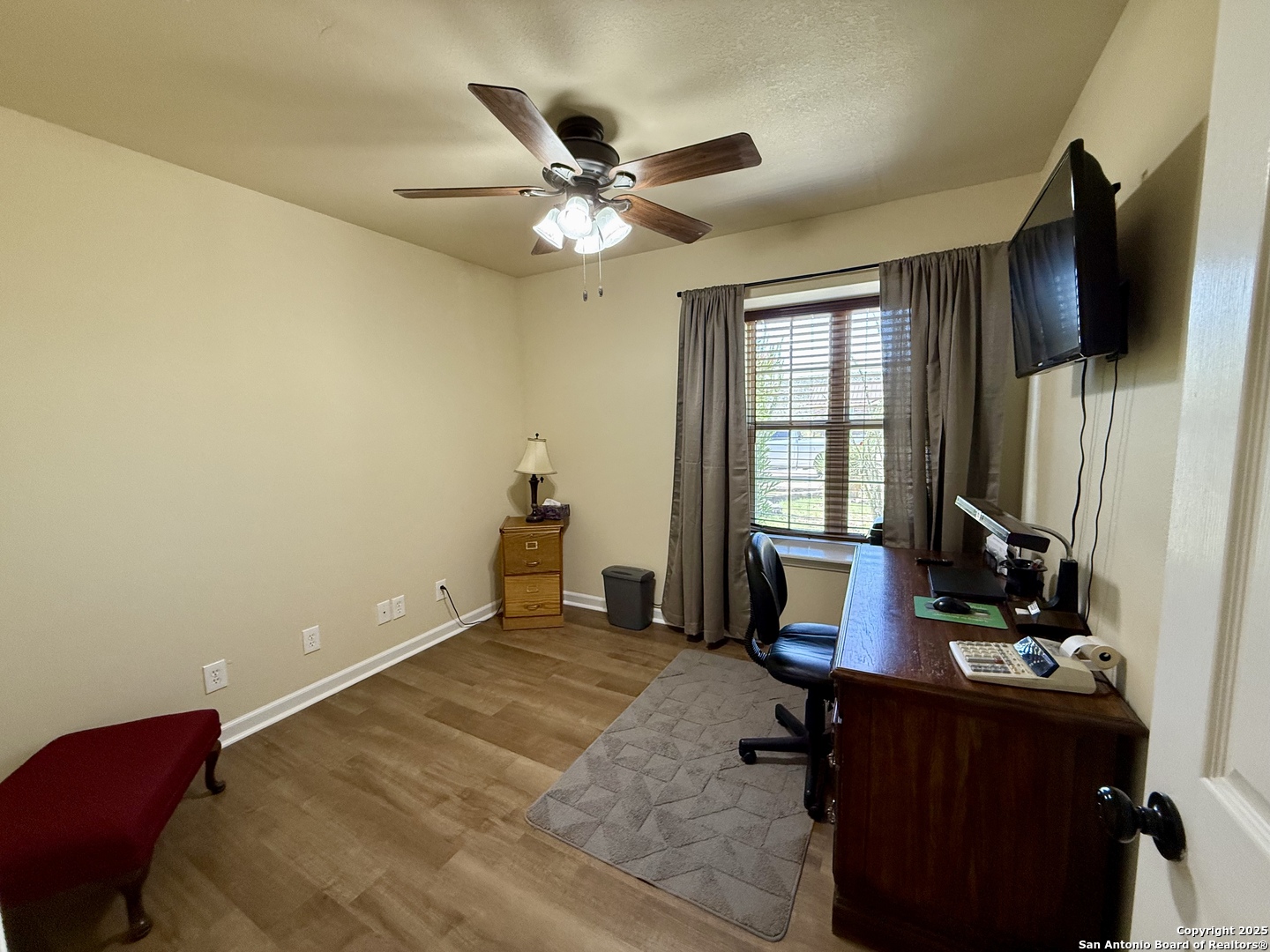 main property photo 13