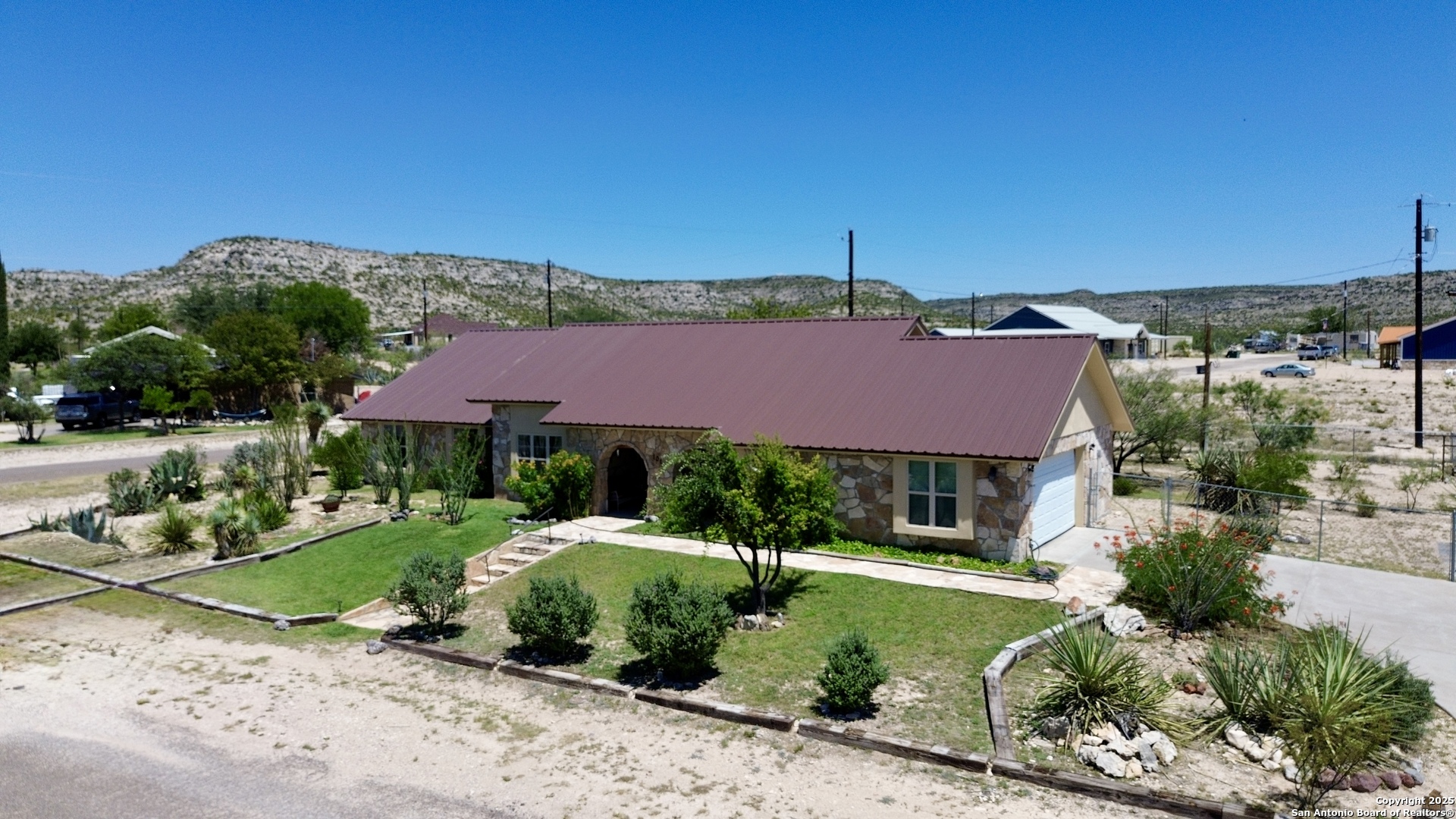main property photo 20