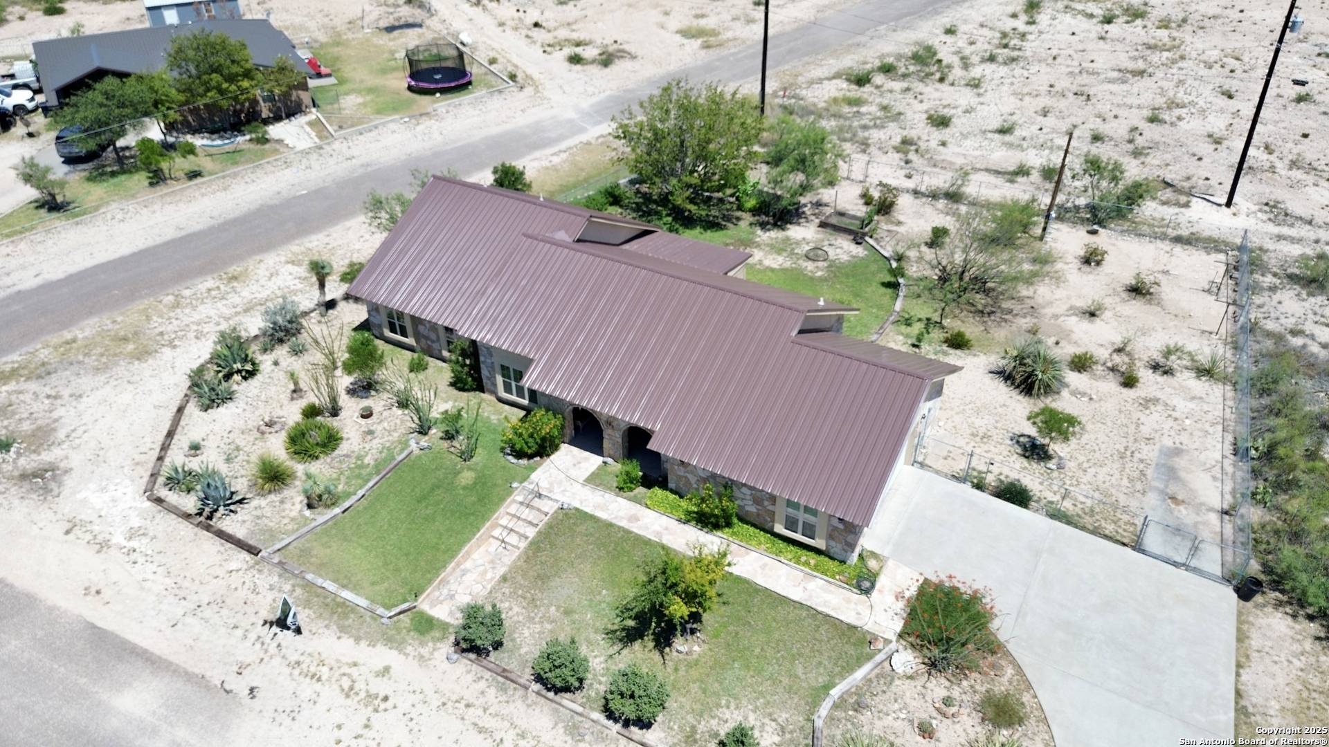 main property photo 21