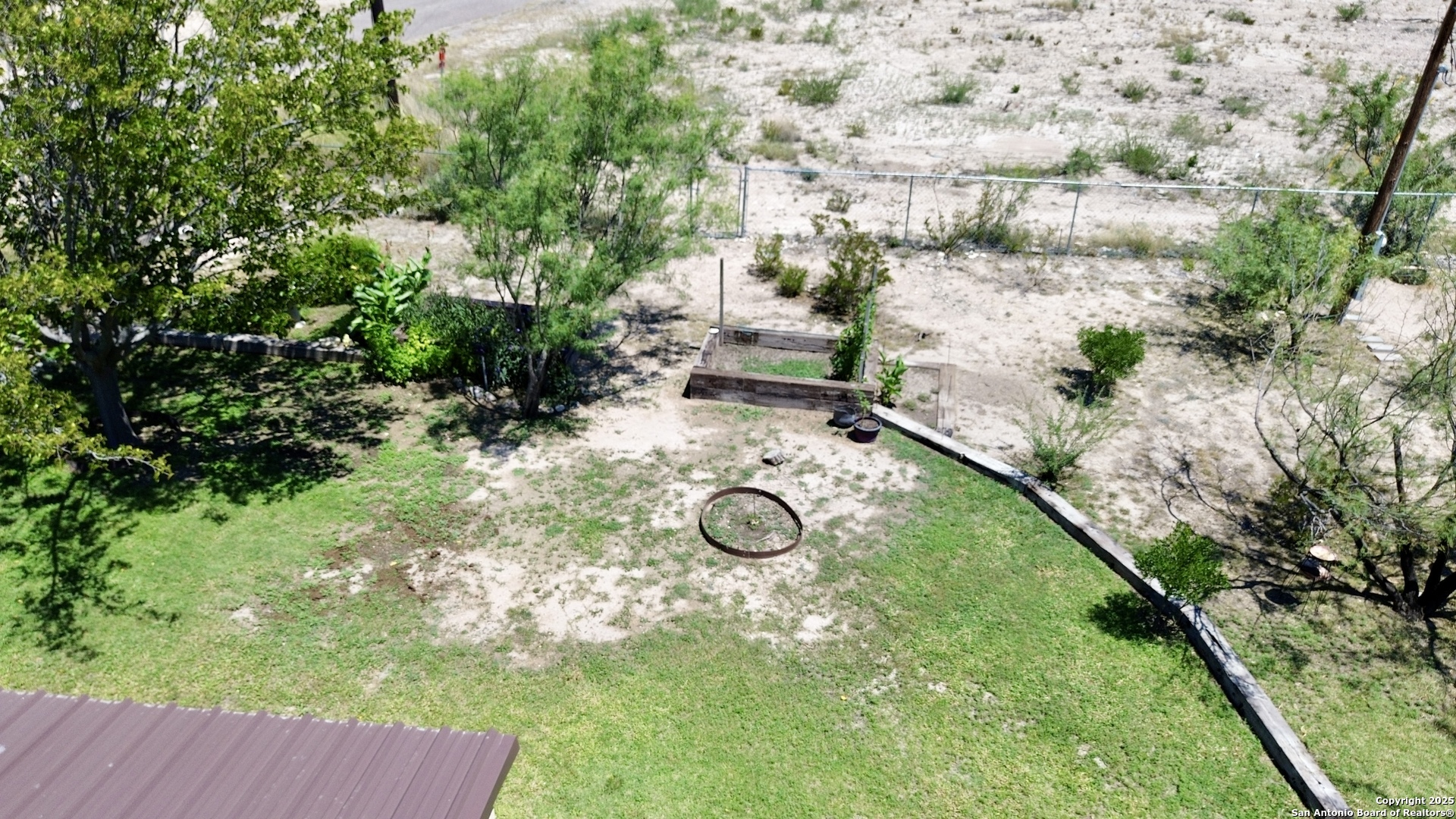 main property photo 23