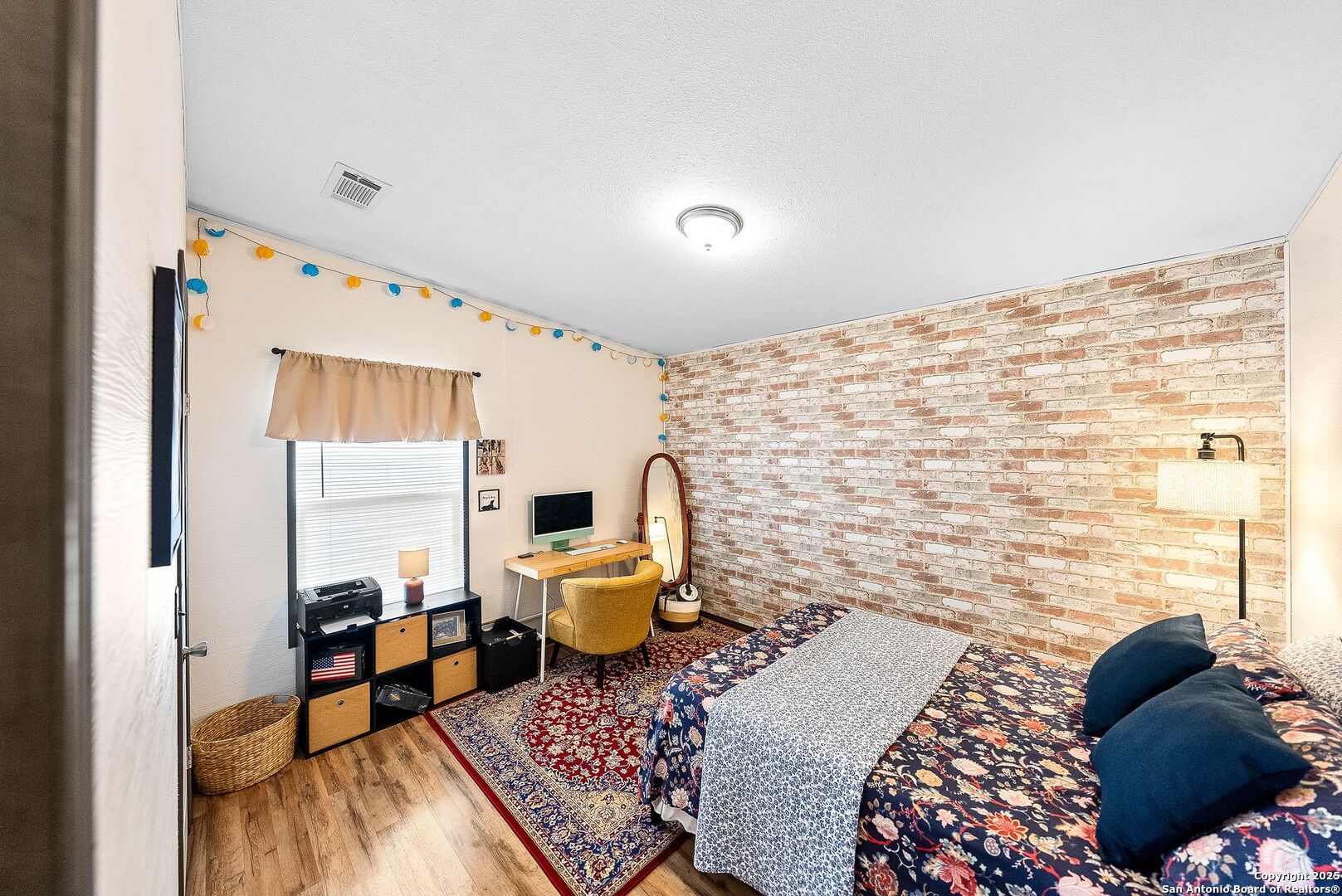 main property photo 16