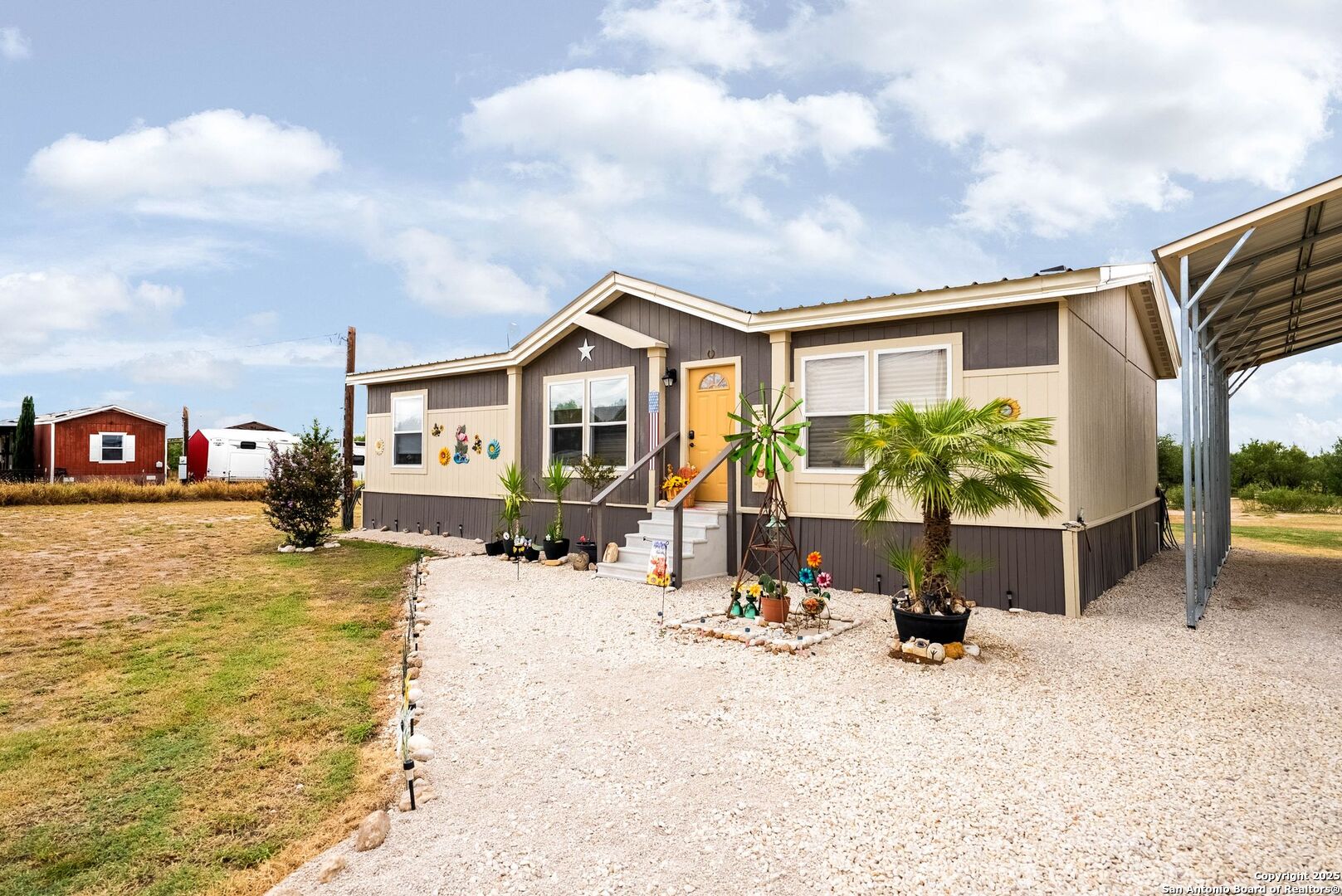 main property photo 4