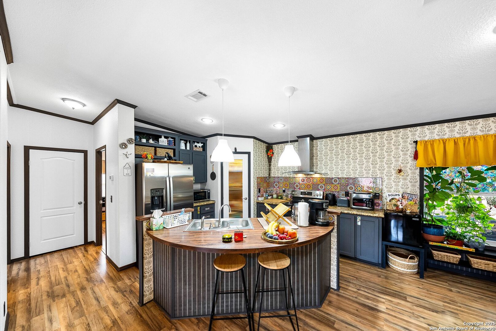 main property photo 8