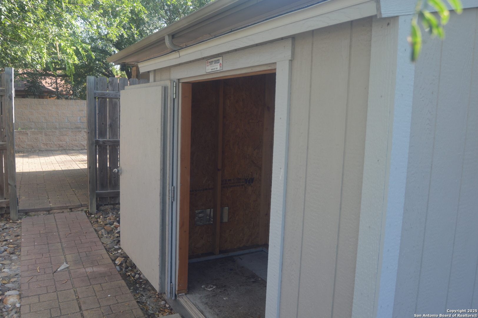 main property photo 41