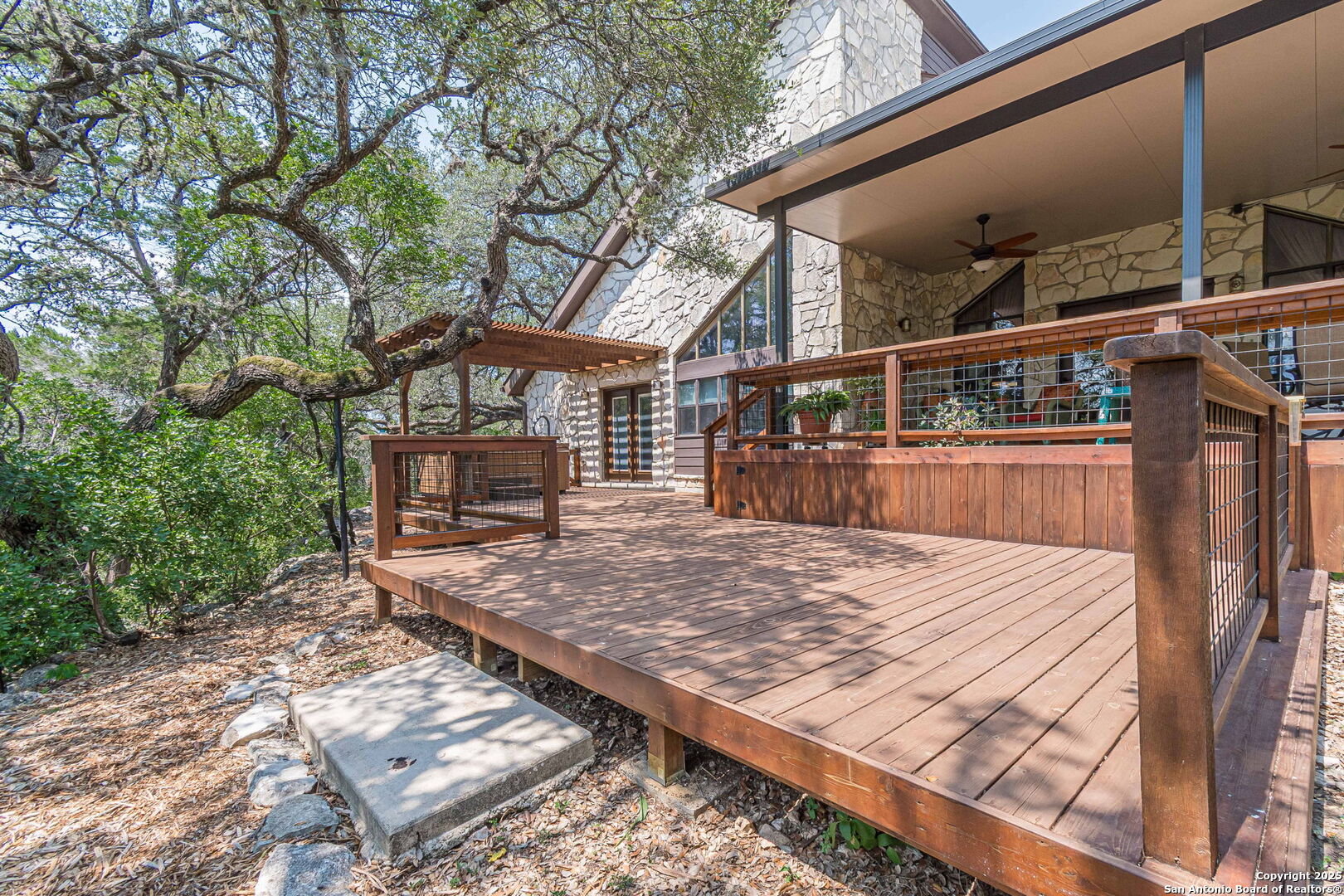 main property photo 28