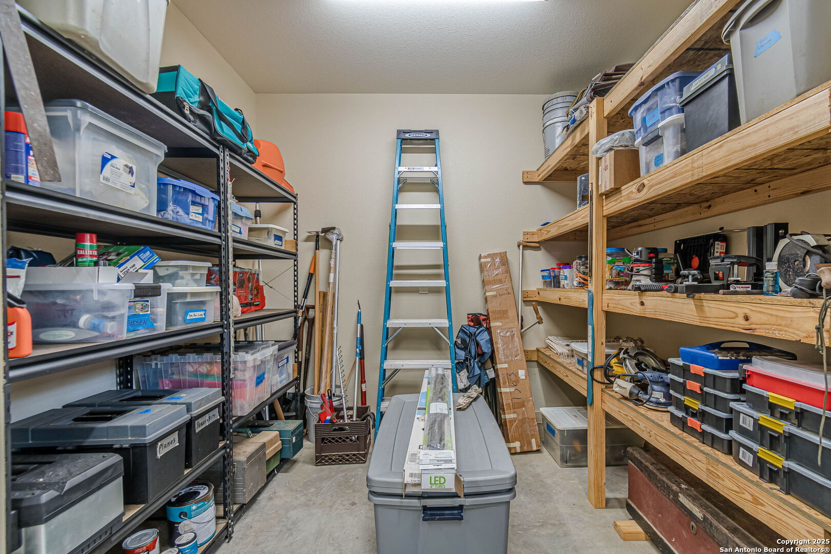 main property photo 35