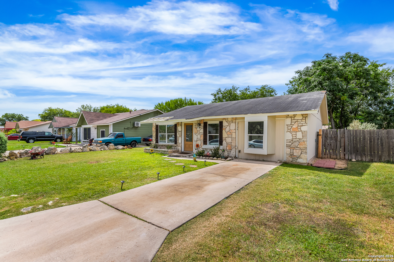main property photo 2